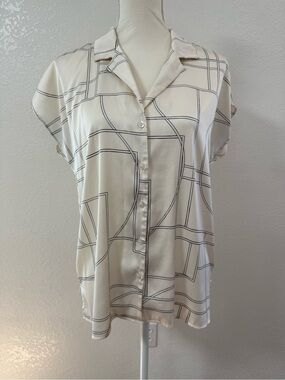 FIFTI STREET Women's Geometric Print Button-Front Blouse - Cream/Black Short M